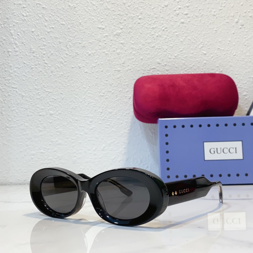 Navigating the Sunglasses Scene: Starting Your Social Media Page and Protecting Your Designs